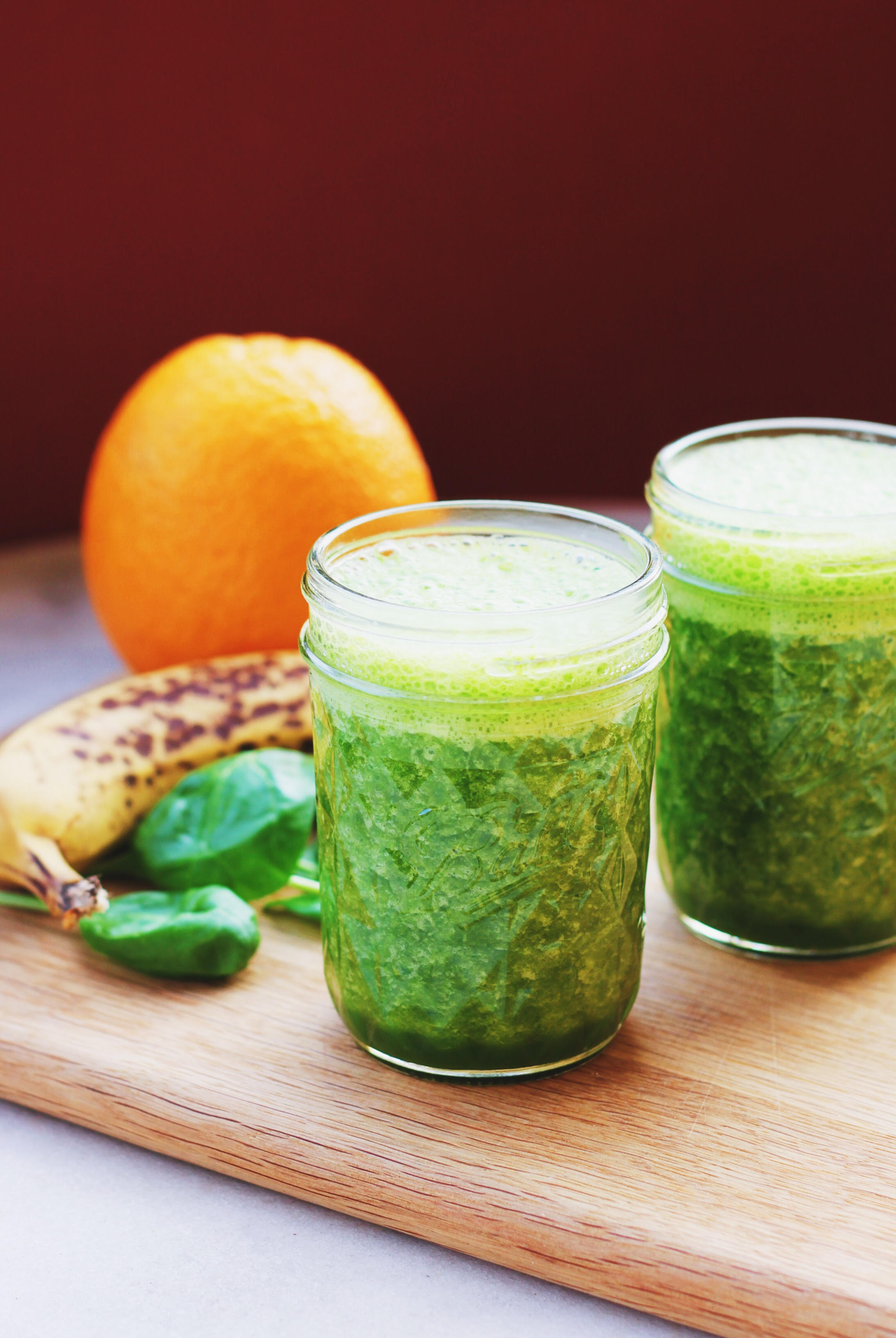 Grön juice med spenat och apelsin